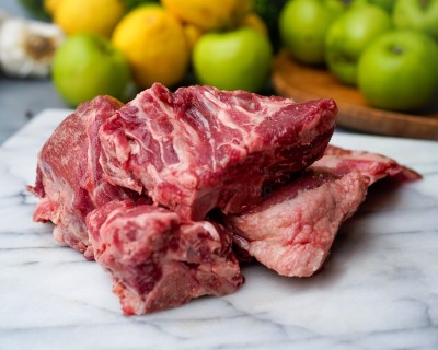 Свинина на кости охлаждённая 1 кг - купить в Сакаево